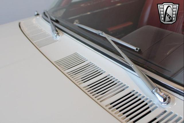 Photo of 1962 White Pontiac Tempest