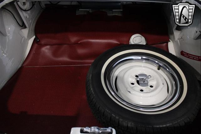 Photo of 1962 White Pontiac Tempest