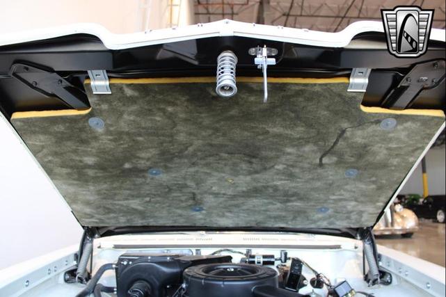 Photo of 1962 White Pontiac Tempest