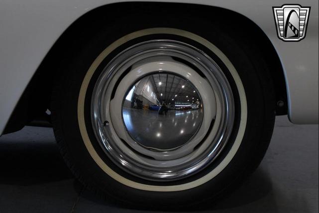 Photo of 1962 White Pontiac Tempest
