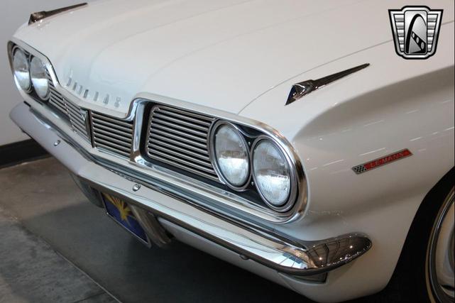 Photo of 1962 White Pontiac Tempest