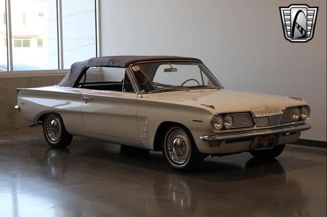 Photo of 1962 White Pontiac Tempest