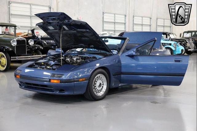 Photo of 1988 Blue Mazda RX-7
