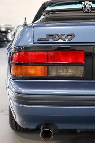 Photo of 1988 Blue Mazda RX-7