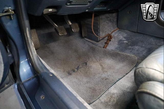 Photo of 1988 Blue Mazda RX-7