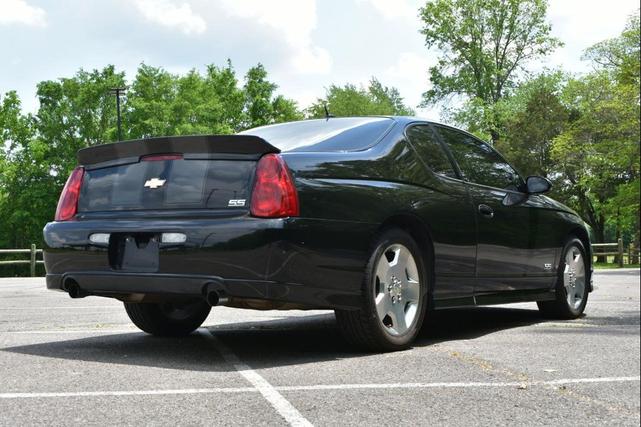 Photo of 2007 Gray Stripes Chevrolet Monte Carlo