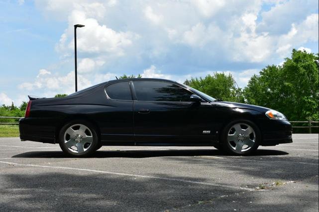 Photo of 2007 Gray Stripes Chevrolet Monte Carlo