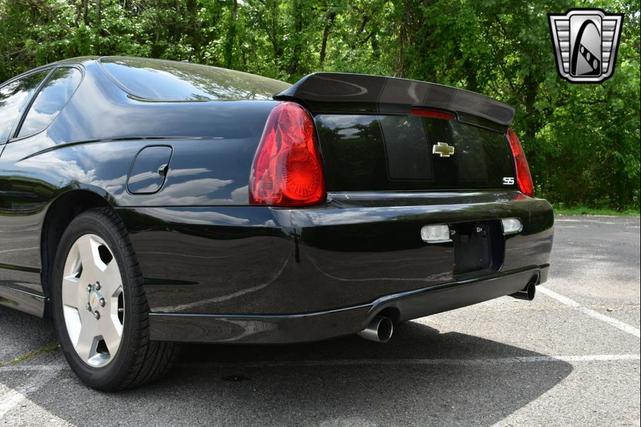 Photo of 2007 Gray Stripes Chevrolet Monte Carlo