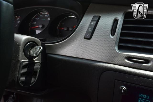 Photo of 2007 Gray Stripes Chevrolet Monte Carlo