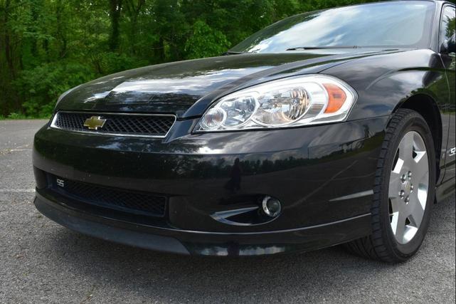 Photo of 2007 Gray Stripes Chevrolet Monte Carlo