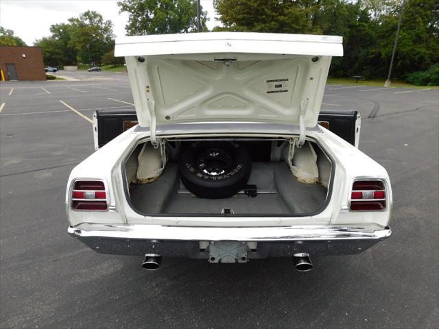 Photo of 1969 White Ford Fairlane