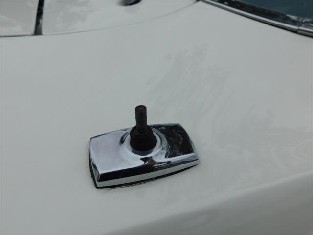 Photo of 1969 White Ford Fairlane