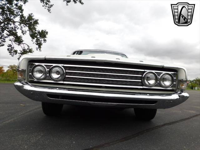 Photo of 1969 White Ford Fairlane