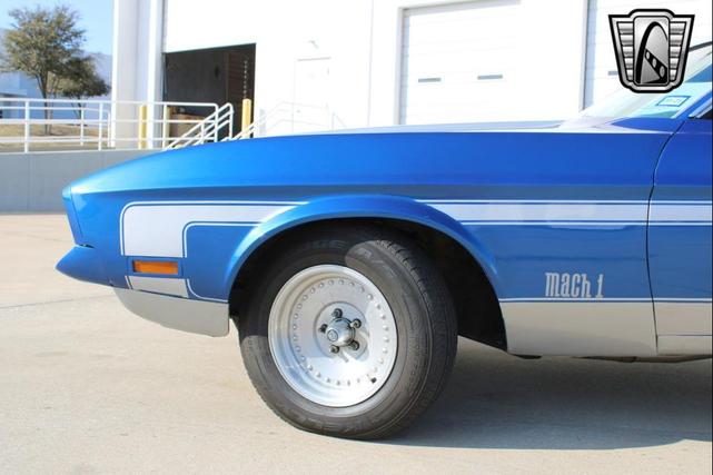 Photo of 1971 Blue Ford Mustang