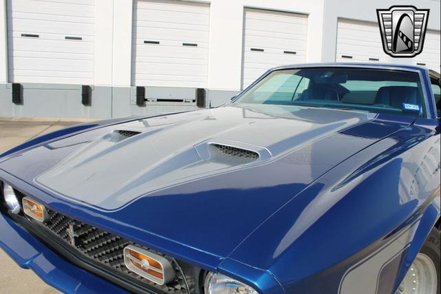 Photo of 1971 Blue Ford Mustang