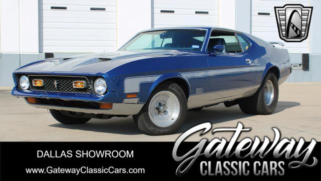 Photo of 1971 Blue Ford Mustang