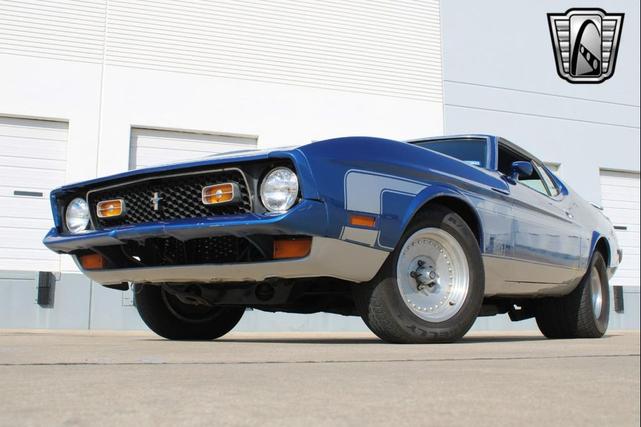 Photo of 1971 Blue Ford Mustang