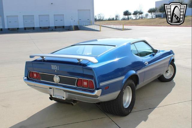 Photo of 1971 Blue Ford Mustang