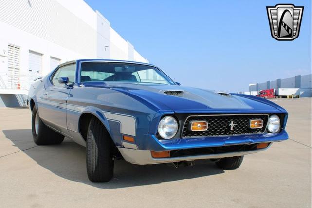Photo of 1971 Blue Ford Mustang