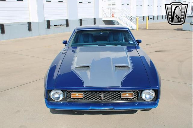 Photo of 1971 Blue Ford Mustang