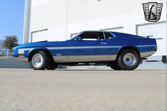 Photo of 1971 Blue Ford Mustang