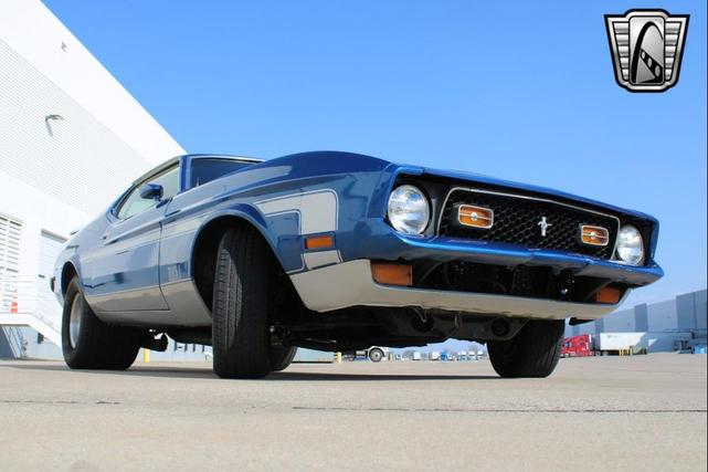 Photo of 1971 Blue Ford Mustang