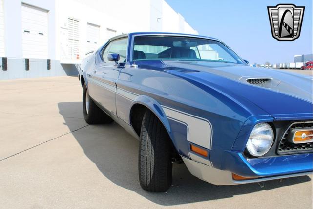 Photo of 1971 Blue Ford Mustang