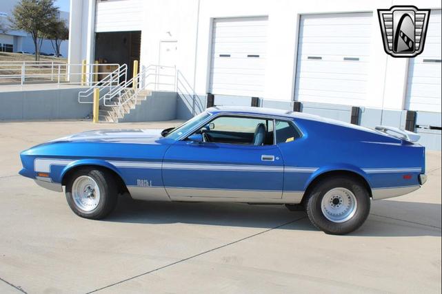 Photo of 1971 Blue Ford Mustang