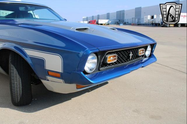 Photo of 1971 Blue Ford Mustang