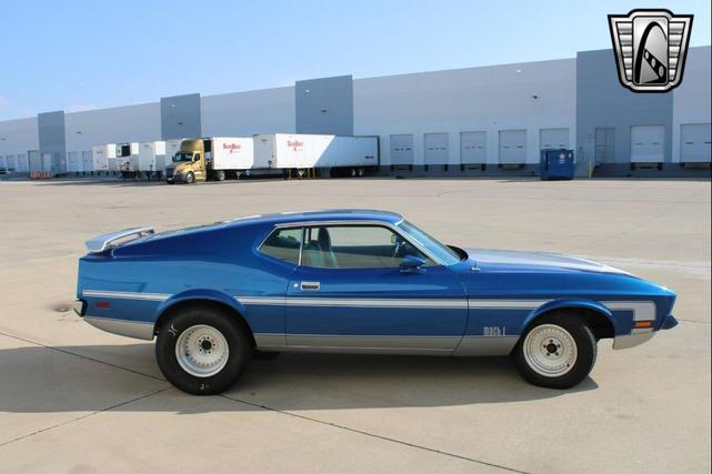 Photo of 1971 Blue Ford Mustang