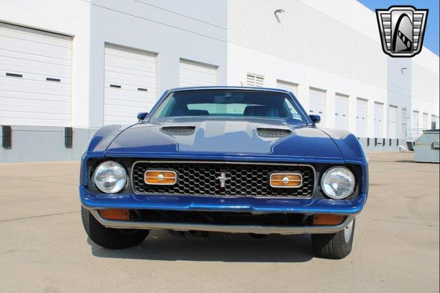 Photo of 1971 Blue Ford Mustang