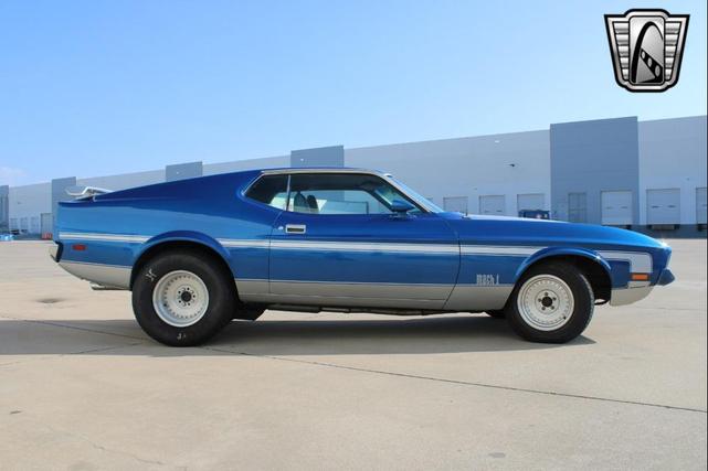 Photo of 1971 Blue Ford Mustang