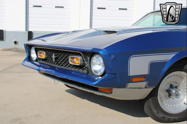 Photo of 1971 Blue Ford Mustang