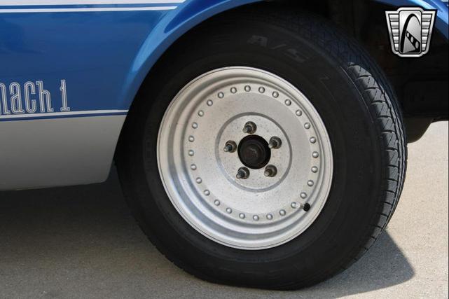 Photo of 1971 Blue Ford Mustang