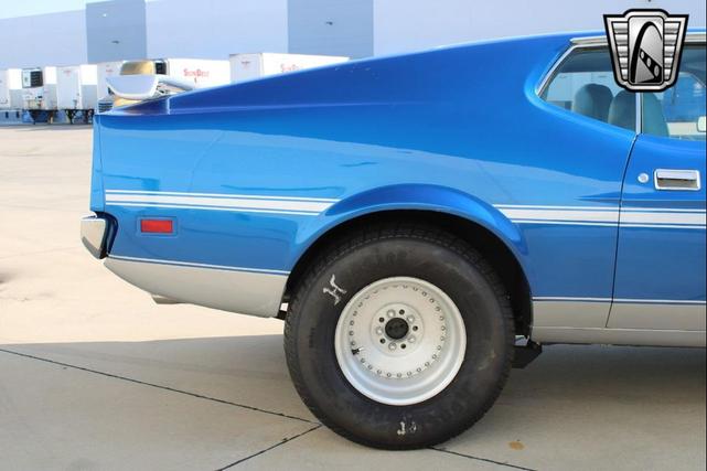 Photo of 1971 Blue Ford Mustang