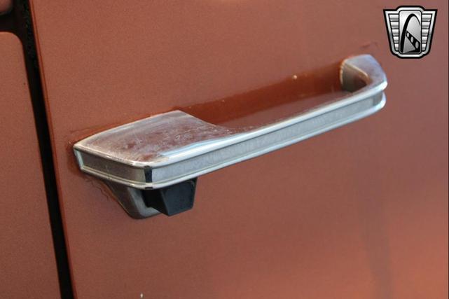 Photo of 1978 Brown Chevrolet Suburban