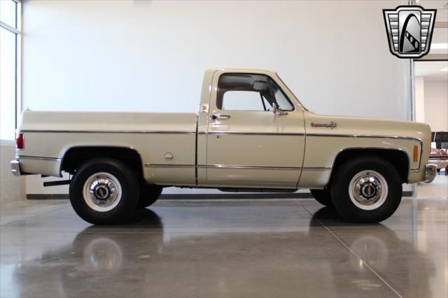 Photo of 1974 Beige Chevrolet C20/K20