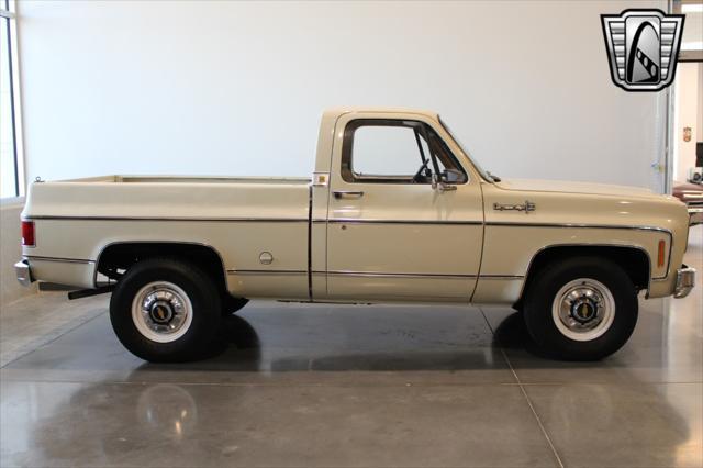 Photo of 1974 Beige Chevrolet C20/K20