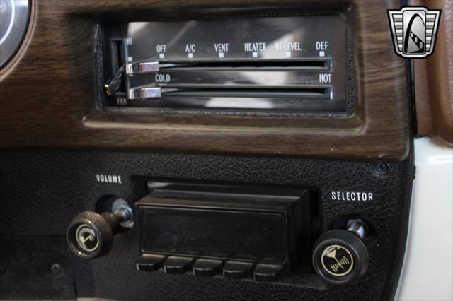 Photo of 1974 Beige Chevrolet C20/K20