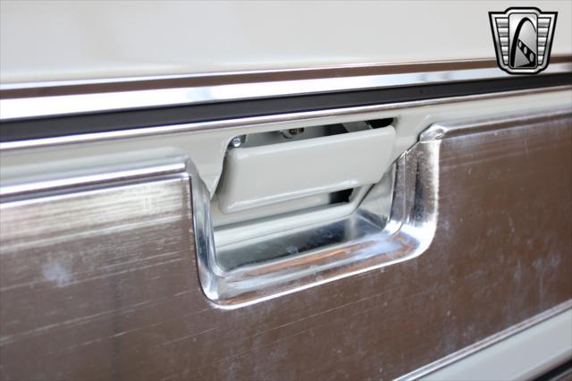 Photo of 1974 Beige Chevrolet C20/K20
