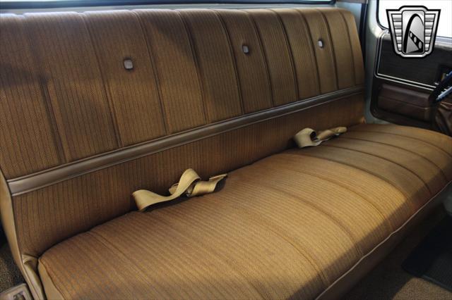 Photo of 1974 Beige Chevrolet C20/K20