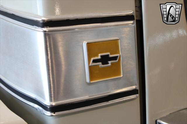 Photo of 1974 Beige Chevrolet C20/K20