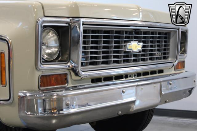 Photo of 1974 Beige Chevrolet C20/K20