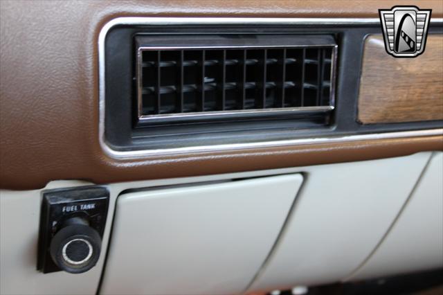 Photo of 1974 Beige Chevrolet C20/K20