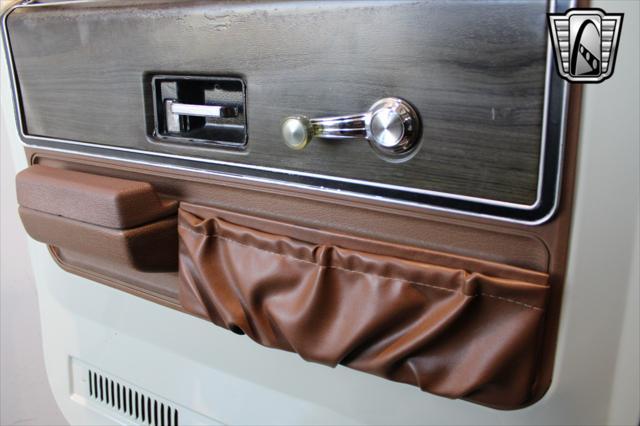 Photo of 1974 Beige Chevrolet C20/K20