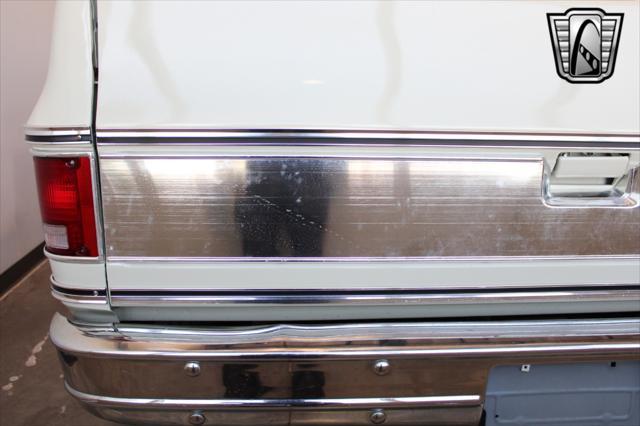 Photo of 1974 Beige Chevrolet C20/K20