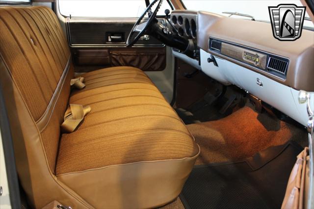 Photo of 1974 Beige Chevrolet C20/K20