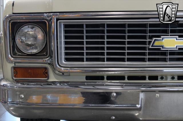 Photo of 1974 Beige Chevrolet C20/K20