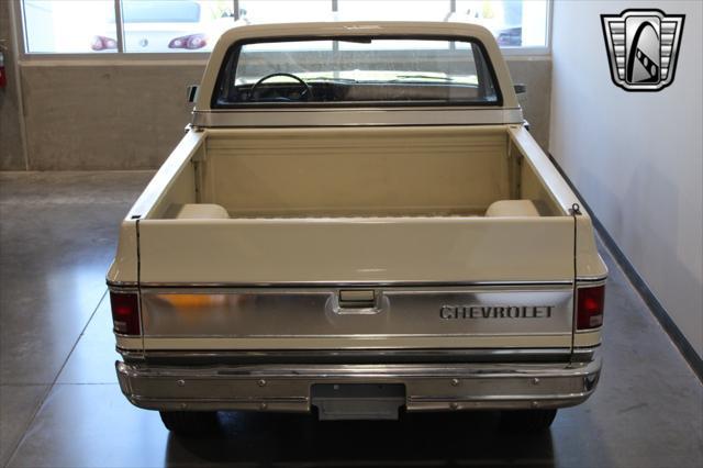 Photo of 1974 Beige Chevrolet C20/K20