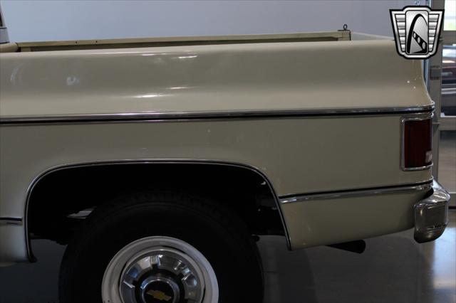 Photo of 1974 Beige Chevrolet C20/K20